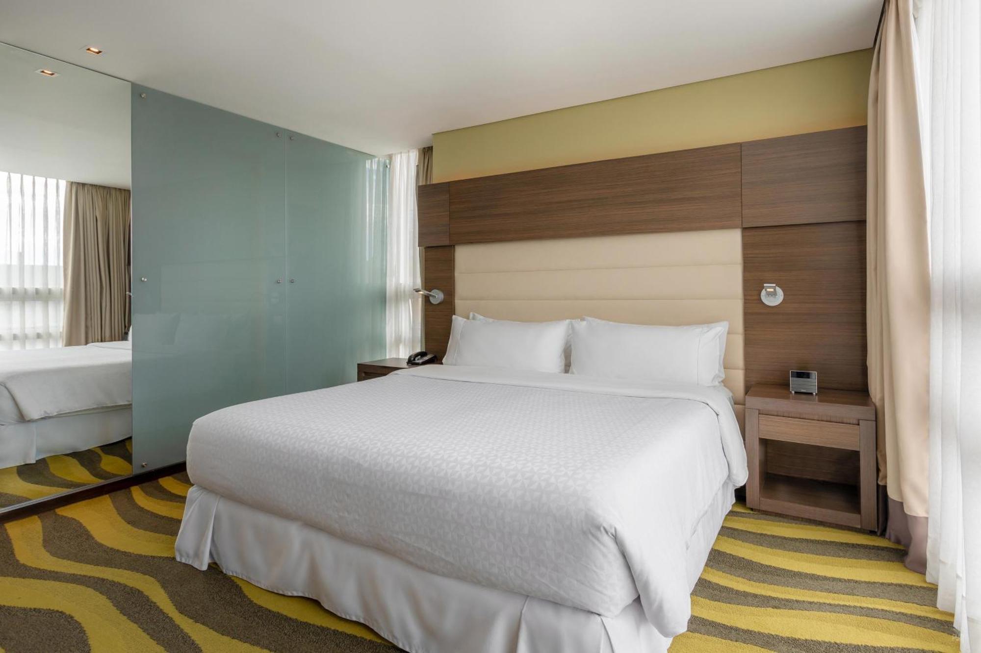 Four Points By Sheraton 酒店 4*